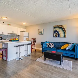 Free Parking, Pool, Sauna, Spa, Wifi, Bbq, Ac - Waikiki Banyan Apartment Honolulu